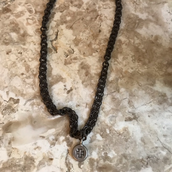 Sterling silver cross necklace - Picture 2 of 4